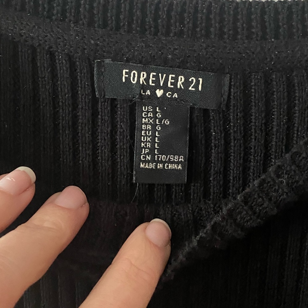 Cropped Black Ribbed Sweater - Picture 6 of 6